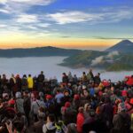 92832226568-menyambut_fajar_di_puncak_penanjakan_1_bromo
